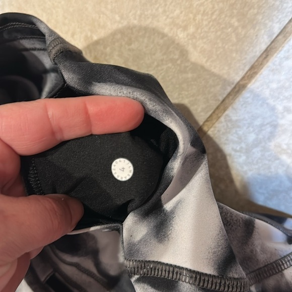 Lululemon Train Times 7/8 Leggings 4 Blush Blossom Alpine White Black Mesh - Picture 3 of 9